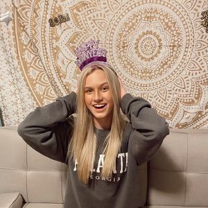 Meet your Posher, Kenzie